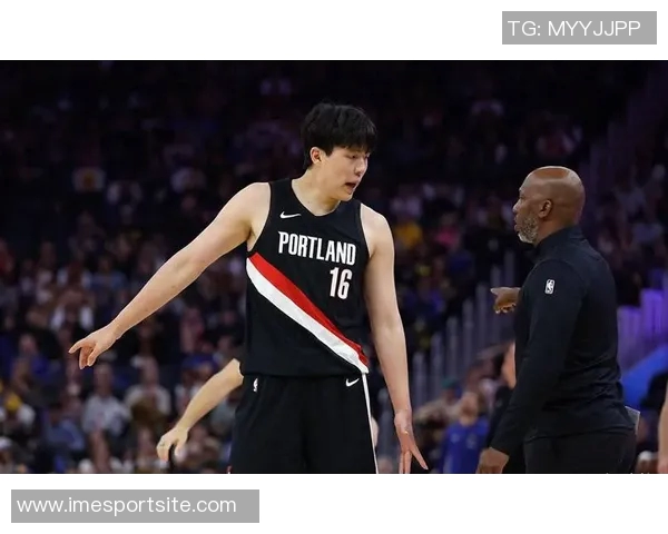 杨瀚森NBA杯赛最后时刻登场表现平平仅获1篮板未能得分 杨瀚森NBA杯赛最后时刻登场表现平平仅获1篮板未能得分