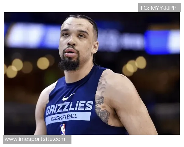 狄龙在雷霆对抗中展现激烈身体碰撞却遭遇最少犯规判罚